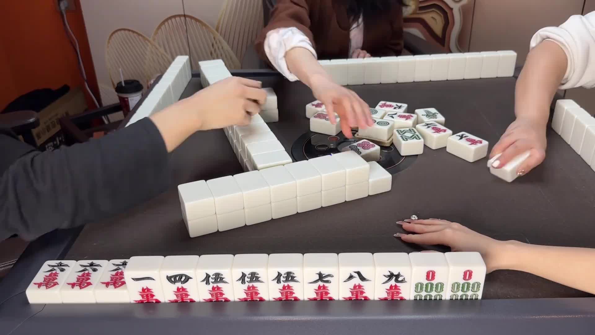 嗨宝们，快接今日好运，这牌极易成，视频连更两集。