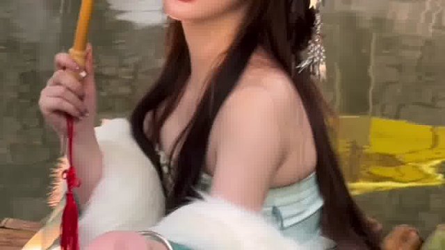 着一袭华裳，赠我一场古时梦"