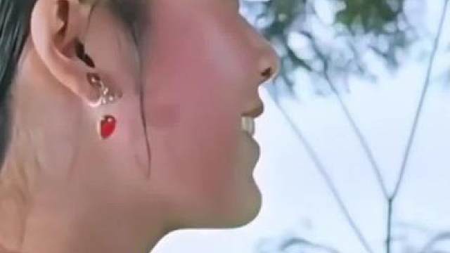 一瞥便是惊鸿，芳华乱了浮生。