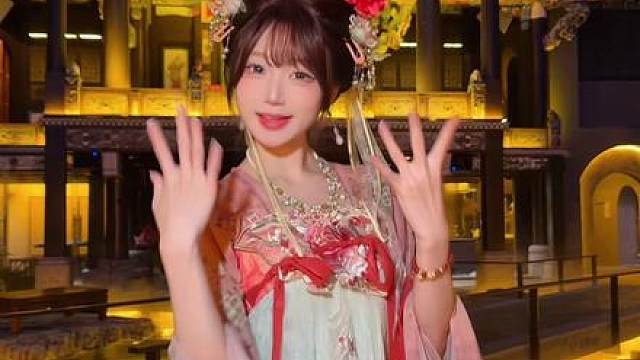 是谁在花港观鱼 而我在看你