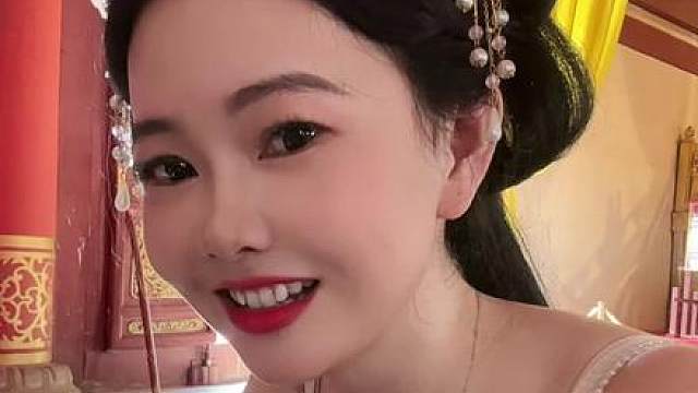 我也感觉我不配，只能美三秒