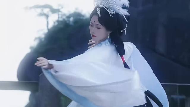 “仙子何必早早归来呢…”