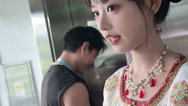 苏苏也是会撩人了