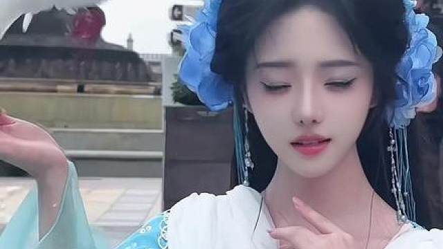 别再说咱们四川妹妹暴啦！四川甜妹笑的时候，凉风有幸，秋月无边，