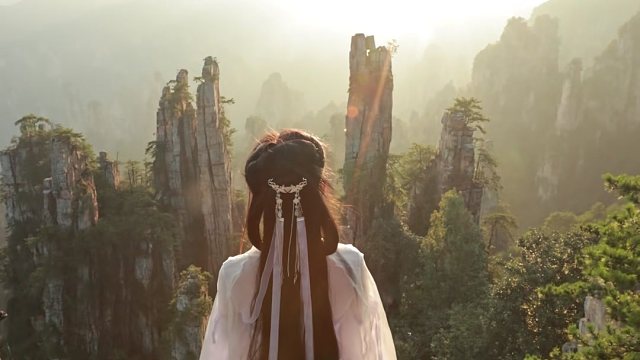 “你曾经是我的边疆 抵挡我所有的悲伤”