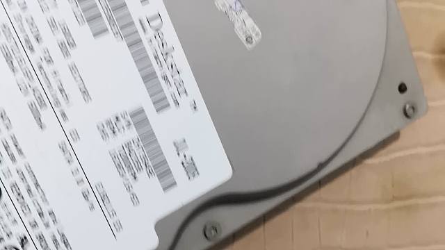 日立HDS721616PLA380 160G机械硬盘开箱