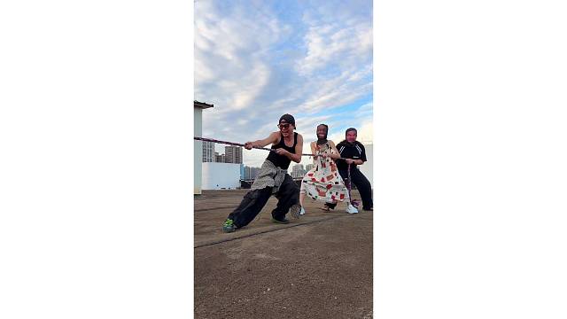 不好！对面有一股很强大神秘力量！！！