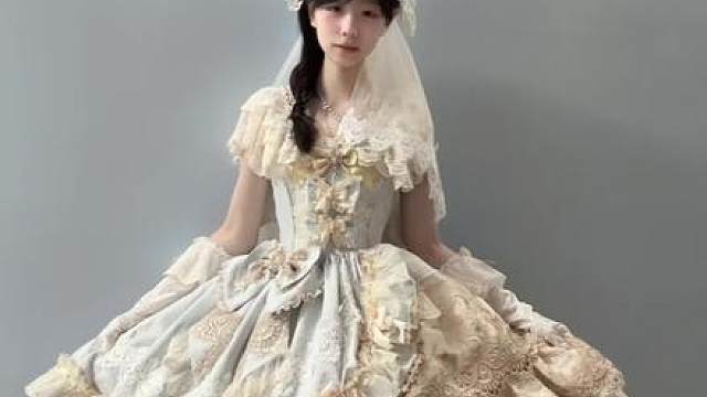 幸福就是把自己打扮成洋娃娃o.-