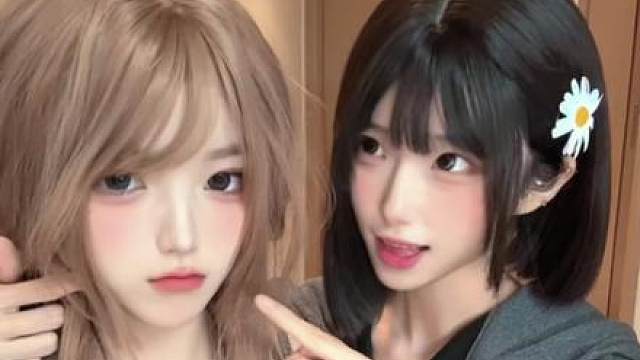 你也偷偷地望着我