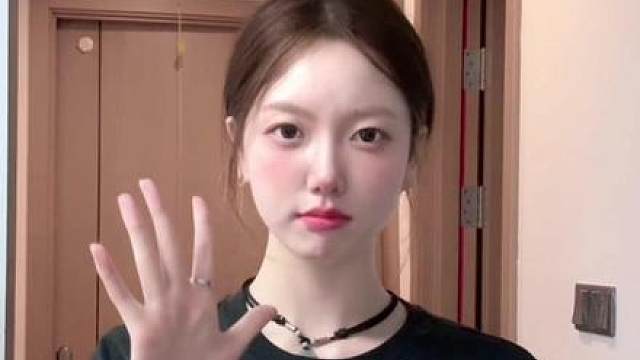 你也偷偷的望着我