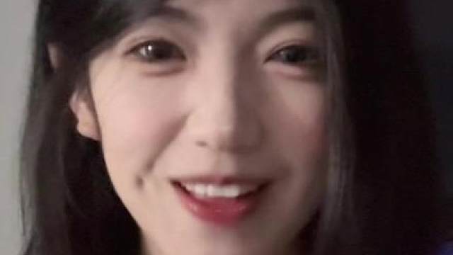 你也偷偷地望着我