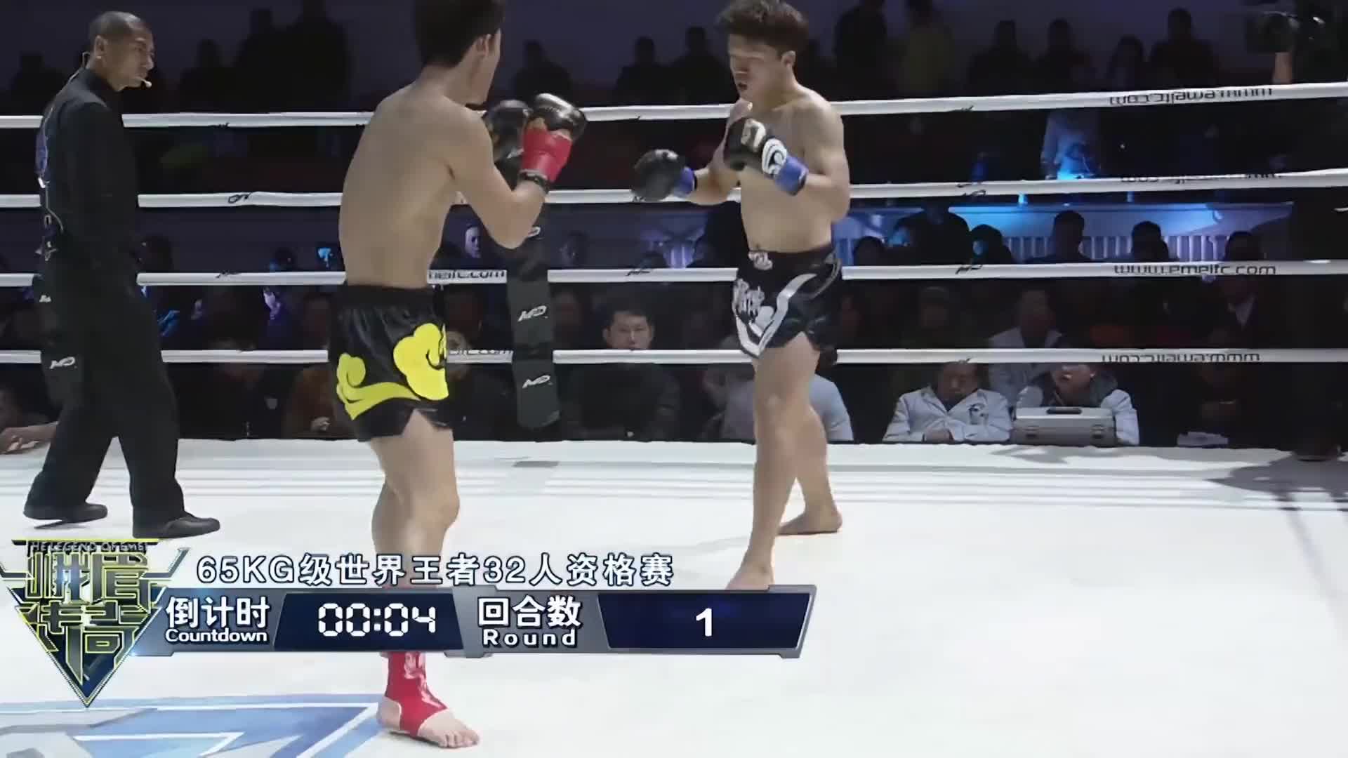 跳舞挑衅中国拳王？却遭一顿暴打后昏迷不醒，现场医护用担架抬下