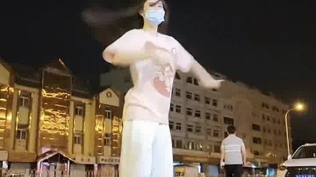 【坏空空】拖鞋、陌生男人与狗