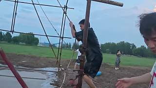 集夢(mèng)會(huì)長(zhǎng)和張開(kāi)朗農(nóng)村快樂(lè)向前沖競(jìng)賽