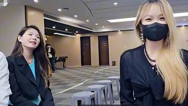 张开朗初见小粘牙