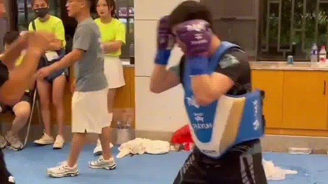 明眸约战：今晚准备好了嘛？张开朗！