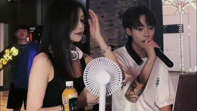 在谁的怀中会有感觉