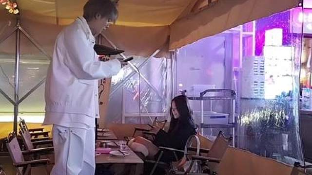 长得帅的叫搭讪，我搭讪叫性骚扰