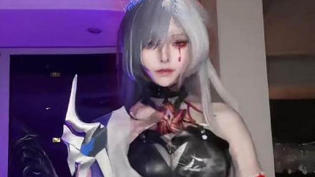 有什么东西闪过去了