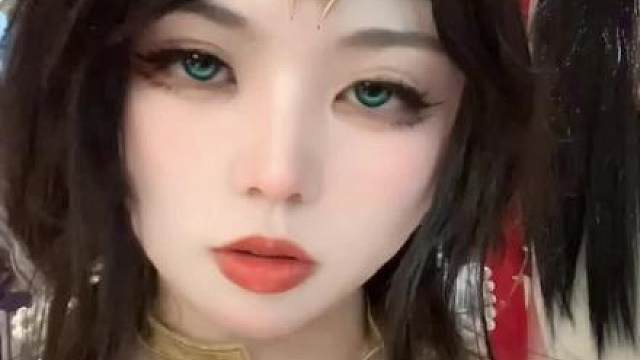 比巴掌先到来的是 喵姐的香气