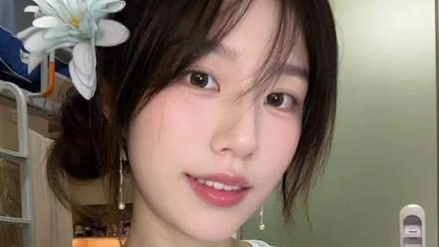 你眼偷偷地望着我