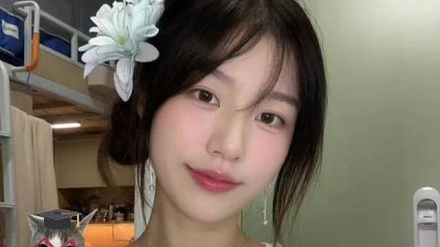 明明不是下雨天 却淋湿双眼