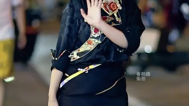 藏族小姐姐身上有一种美 我将无法形容 我称之为“感觉”