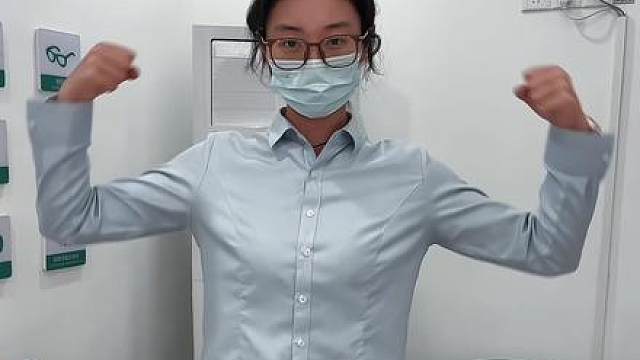 围着我转就行了 你哪有那么多事情要干 上班基础 下班就不基础