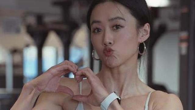 一个很淡，又很浓烈的人。