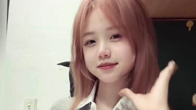 围着我转就行了 你哪来这么多自己的事要干