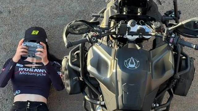 还得是俯拍，ADV看着真饱满。