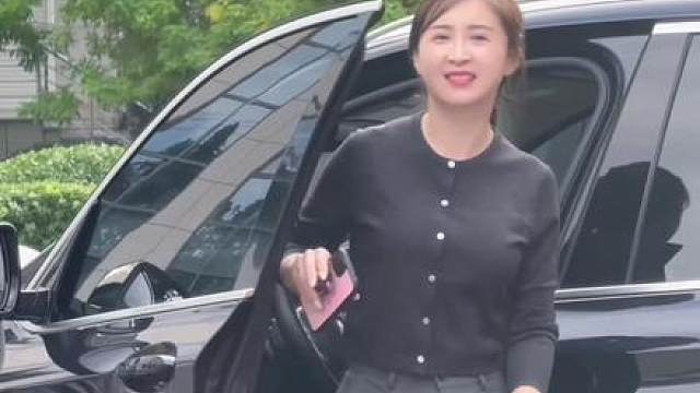 抬头要挺胸 走路要带风