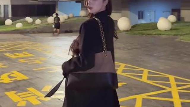 错也行 错过也行 我没有时间去后悔