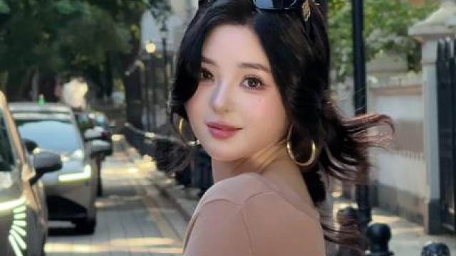 重逢的街头 心跳比我更先认出你