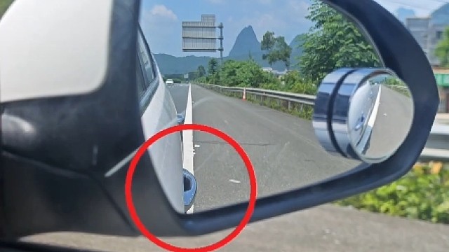 如何判断车身不跑偏？不压线？斯令教你一招，新手提升车距感！