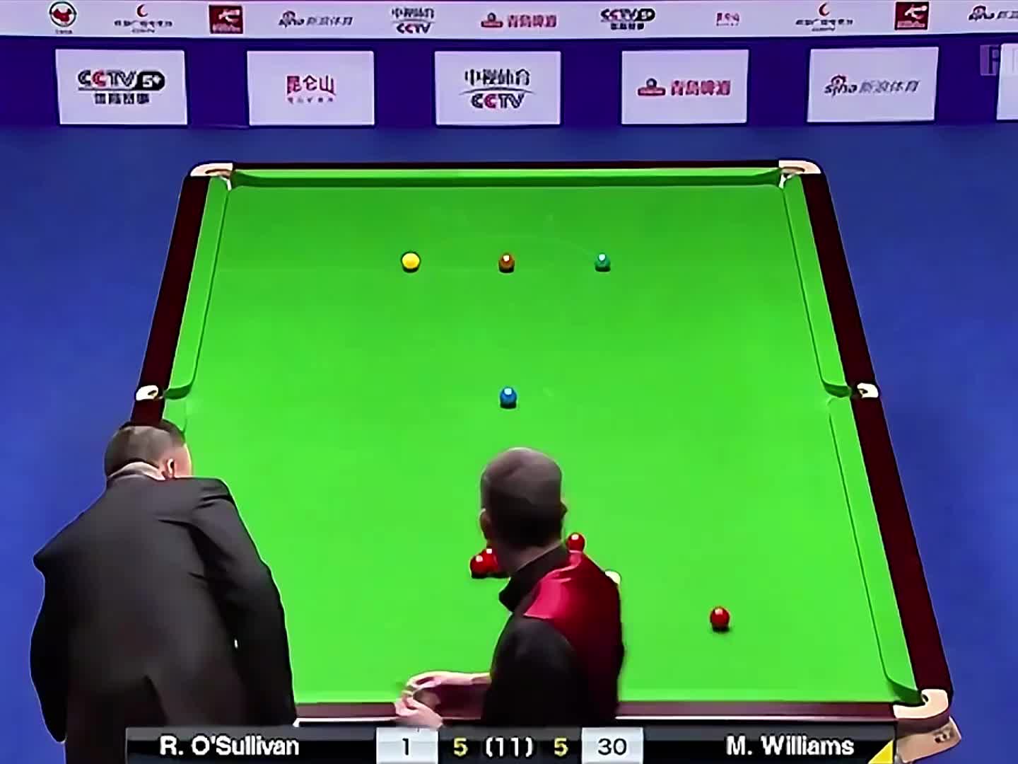 怒砸球桌疼的直甩手，火箭差点笑嗝屁