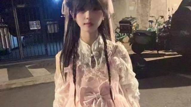 想当甜妹但你说我笑起来像个鹅