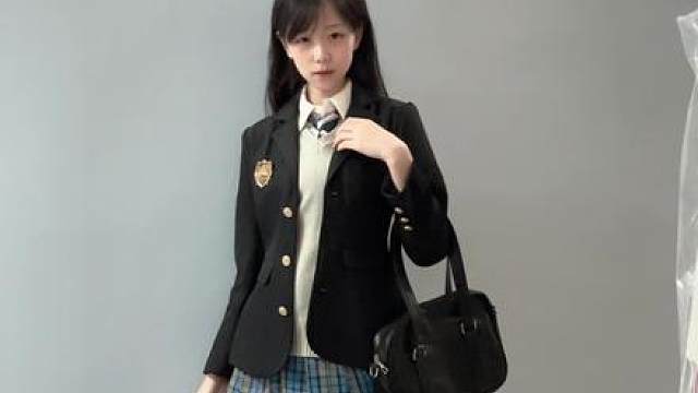 领带怎么在衣服里面-