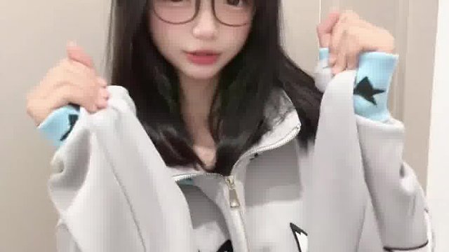 我能嘤嘤嘤也能冷冰冰