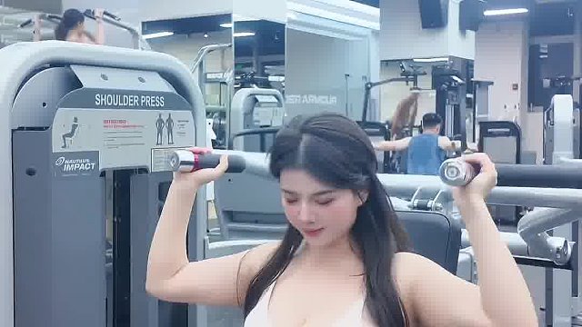 没错 这就是一个摆拍视频