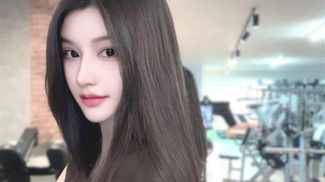 生活就像健身你要全力以赴热爱 很多女生健身只顾练腿和马甲线，却忽略了背部。其实，练背对女生来说好处太多了！