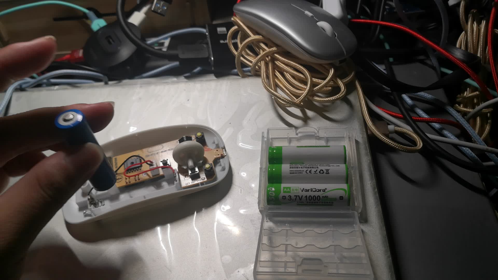 9.9包邮的蓝牙双模鼠标换电池附新旧方案对比