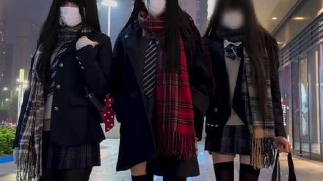 打两拳就可以变出三个jk么？