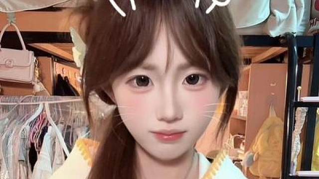 原地转了一圈居然变成了甜甜圈• ֊ •