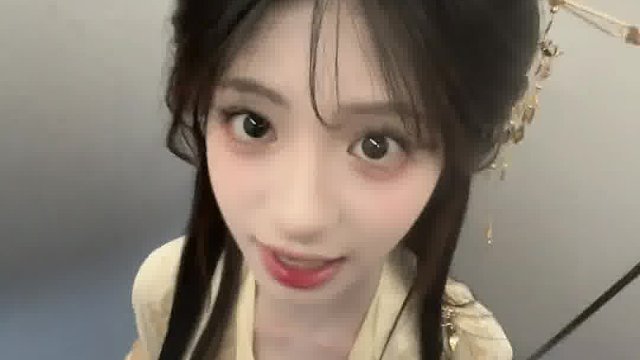 在电梯遇到牛妹她妹了