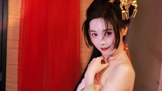 香暖帐，芊芊腰，盈盈一握肤如霜