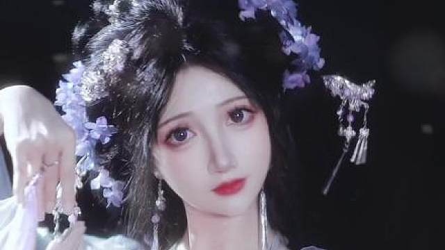 “花间酒,故乡月,天涯此时,同望天上宫阙……”