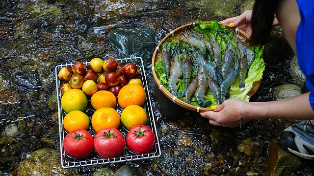 初秋露营｜溪流边煮黄辣丁火锅、姜葱罗氏虾