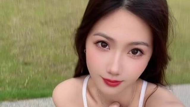 发现咱们聊天框有点落灰了，我来帮忙擦一擦