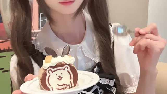 宝宝你要吃小蛋糕吗